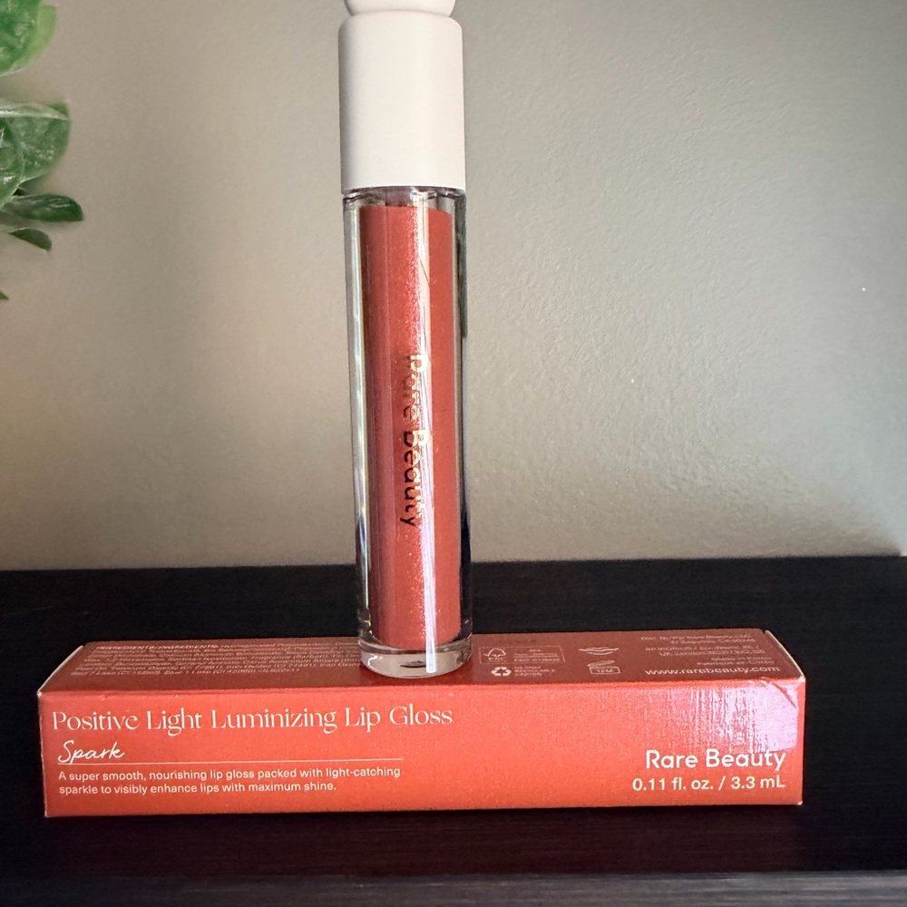 Rare Beauty Positive Light Luminizing Lip Gloss - shade Spark